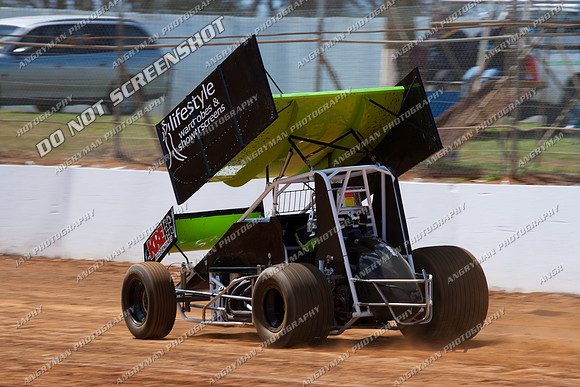 sprintcar emma dobson 27 t27 - 3 - Carrick Test & Tune 16th Oct 2011-6
