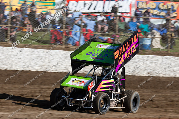 sprintcar 27 t27 emma dobson - 9 - Latrobe 4th December 2011 - Wyllie Tiles Fireworks-2