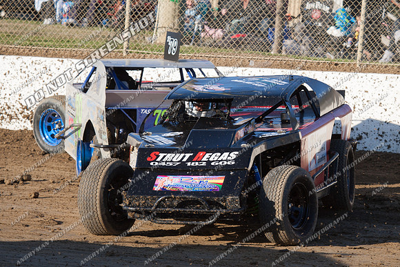 amca 79 t79 - 9 - Latrobe 4th December 2011 - Wyllie Tiles Fireworks-3