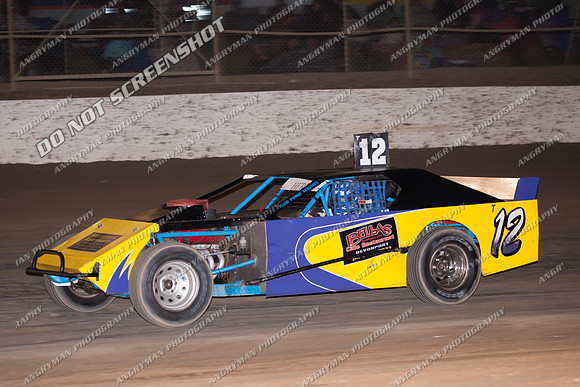 AMCA 12 T12 - 9 - Latrobe 4th December 2011 - Wyllie Tiles Fireworks-4
