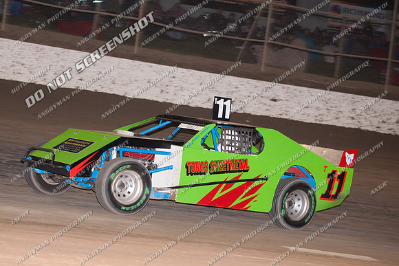 amca 11 t11 - 9 - Latrobe 4th December 2011 - Wyllie Tiles Fireworks-3