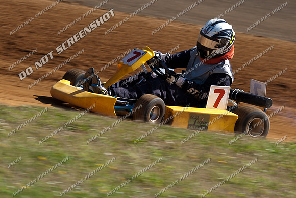 Kart 7 - 9 - Latrobe 4th December 2011 - Wyllie Tiles Fireworks