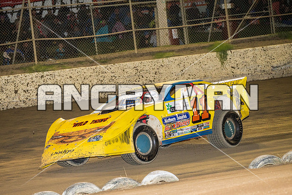 Super Sedan 11 T11 - 30 - Latrobe - 9th April 2016