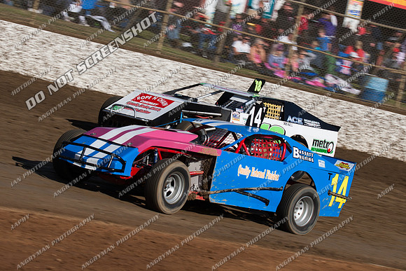 AMCA 14 T14 - 9 - Latrobe 4th December 2011 - Wyllie Tiles Fireworks-2