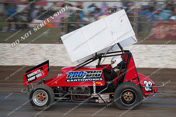 sprintcar 32 t32 nick anderson - 9 - Latrobe 4th December 2011 - Wyllie Tiles Fireworks-5