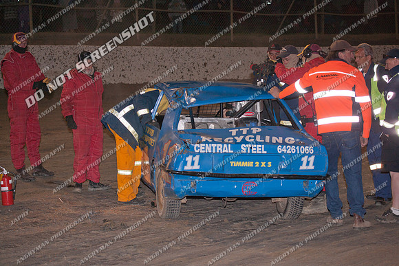 junior 11 t11 - 9 - Latrobe 4th December 2011 - Wyllie Tiles Fireworks-8