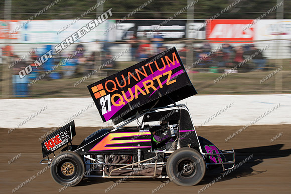 sprintcar 27 t27 emma dobson - 9 - Latrobe 4th December 2011 - Wyllie Tiles Fireworks-5
