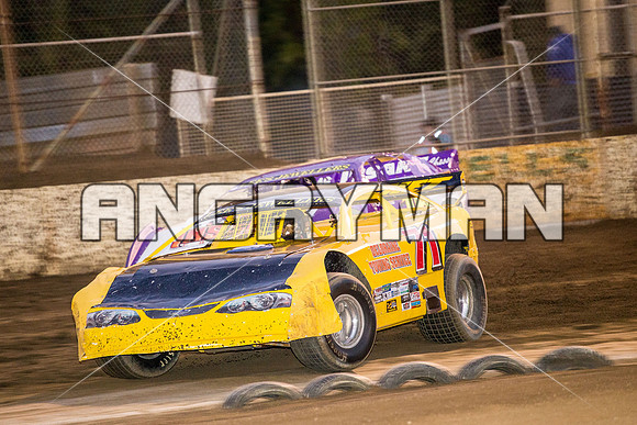 Super Sedan 71 T71 - 29 - Hobart - 2nd April 2016-5