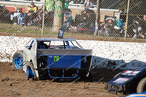 amca 79 t79 - 9 - Latrobe 4th December 2011 - Wyllie Tiles Fireworks-2