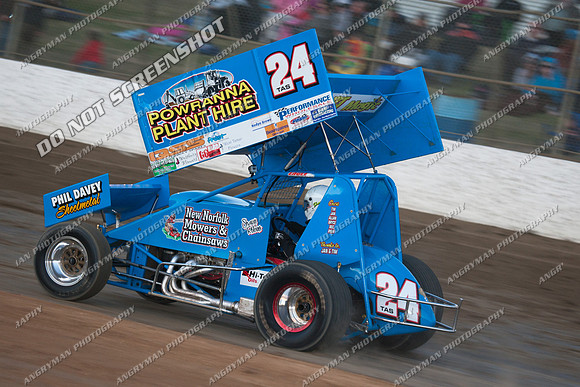 sprintcar 24 t24 shaun robins - 9 - Latrobe 4th December 2011 - Wyllie Tiles Fireworks-5