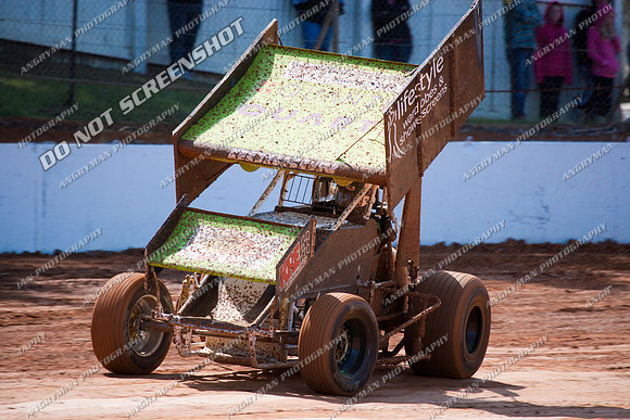 sprintcar emma dobson 27 t27 - 3 - Carrick Test & Tune 16th Oct 2011-7