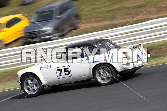 75 Lincoln Spurr MGB GT Group S & Invited - Saturday