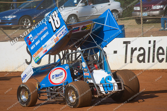 sprintcar 18 t18 jamie oneill - 11 - Carrick 17th December 2011 - DK Hyrdocarbon 20-20