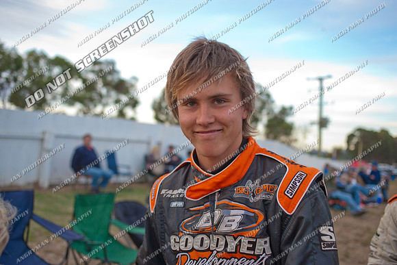 sprintcar 10 t10 callum zizek - 11 - Carrick 17th December 2011 - DK Hyrdocarbon 20-20-7