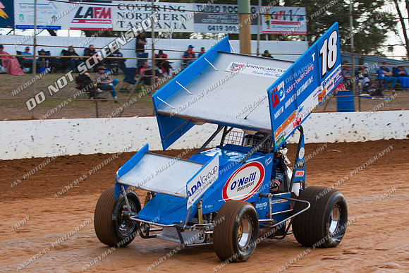 sprintcar 18 t18 jamie oneill - 11 - Carrick 17th December 2011 - DK Hyrdocarbon 20-20-3