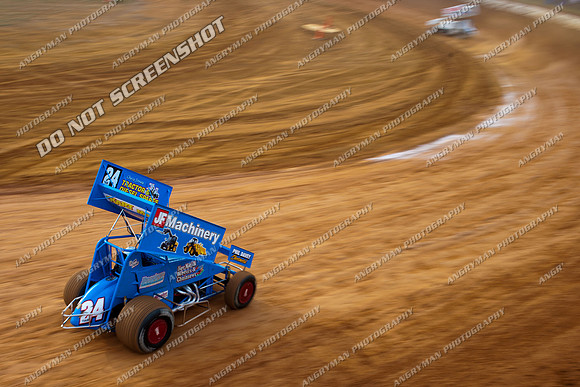 sprintcar 24 t24 shaun robins - 11 - Carrick 17th December 2011 - DK Hyrdocarbon 20-20-4
