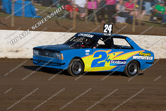 junior 24 t24 - 13 - Hobart 30th December 2011 - Sprintcar Title-3
