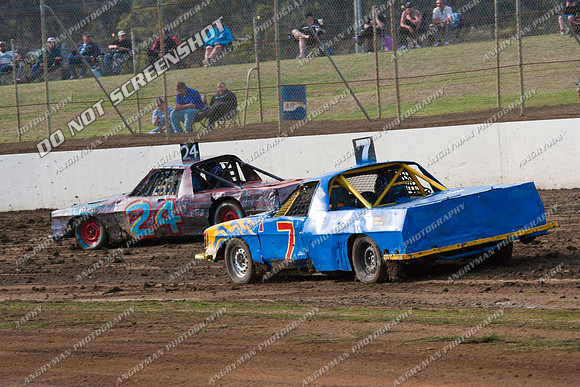 bomber 24 7 - 13 - Hobart 30th December 2011 - Sprintcar Title