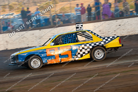 bomber 95 t95 - 13 - Hobart 30th December 2011 - Sprintcar Title