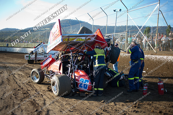 sprintcar 4 t4 gerry hoekstra 26 act26 tony moule - 13 - Hobart 30th December 2011 - Sprintcar Title-9