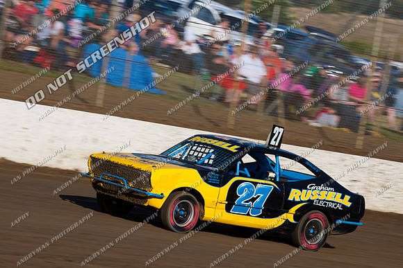 junior 27 t27 - 13 - Hobart 30th December 2011 - Sprintcar Title-2