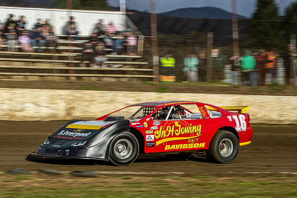 Super Sedan 16 T16 - 02 - Hobart - 4th Nov 2023-2
