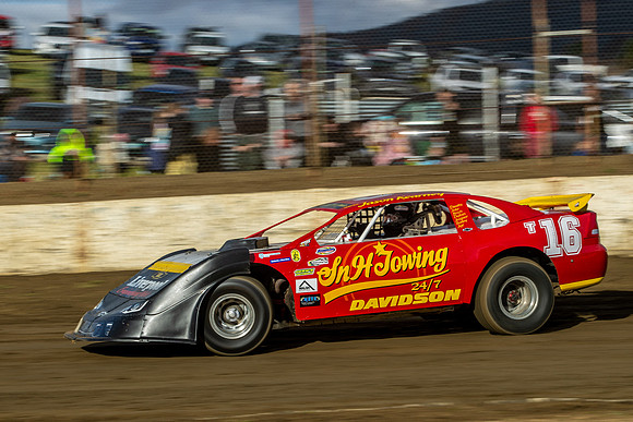 Super Sedan 16 T16 - 02 - Hobart - 4th Nov 2023-5