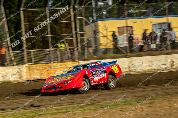 Super Sedan 18 T18 - 02 - Hobart - 4th Nov 2023