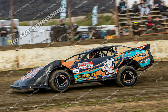 Super Sedan 4 W4 - 02 - Hobart - 4th Nov 2023-5