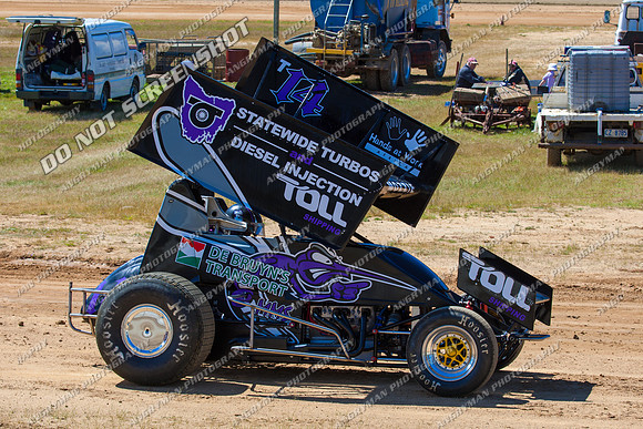 sprintcar 14 t14 mark house - 2 - Latrobe Practice 13th Oct 2012
