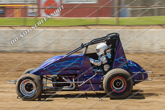 wingless 15 t15 brad herbert - 2 - Latrobe Practice 13th Oct 2012-3