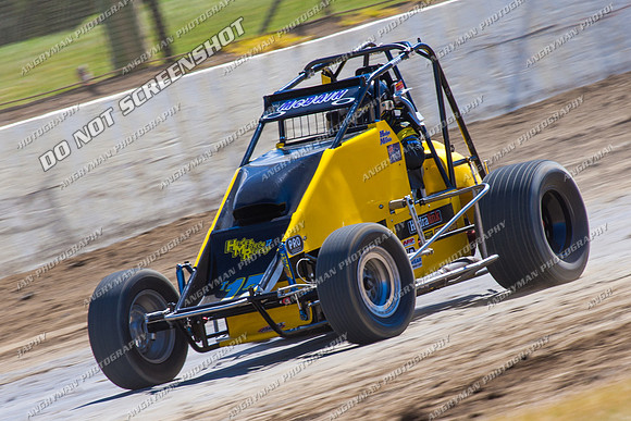 wingless 17 t17 mcbain - 2 - Latrobe Practice 13th Oct 2012-4