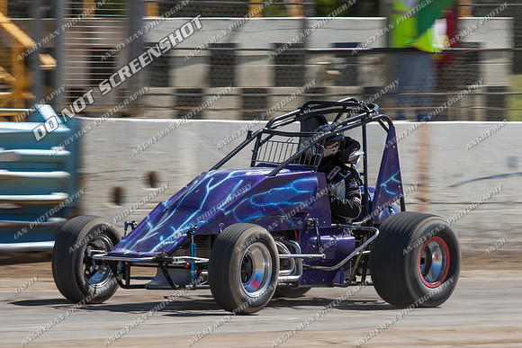 wingless 15 t15 brad herbert - 2 - Latrobe Practice 13th Oct 2012-8