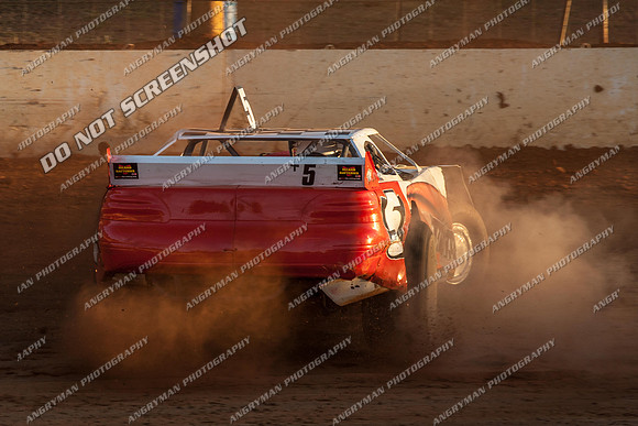 super sedan 5 T5 Leon Cleary - 6 - Carrick 10th Nov 2012-4
