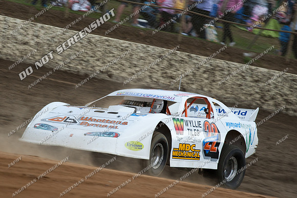 super sedan 22 t22 callum harper - 10 - Latrobe 8th Dec 2012