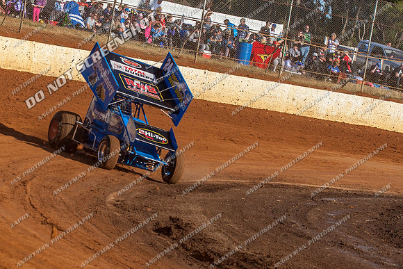 sprintcar 24 t24 shaun robins - 11 - Carrick 26th Dec 2012-4
