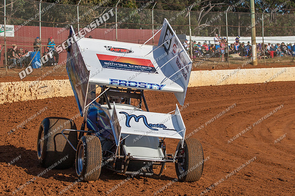sprintcar 25 t25 anthony frost - 11 - Carrick 26th Dec 2012