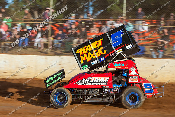 sprintcar 9 t9 chris johns - 11 - Carrick 26th Dec 2012-5
