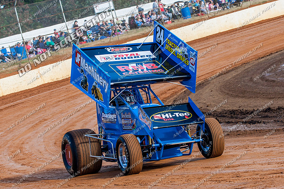 sprintcar 24 t24 shaun robins - 11 - Carrick 26th Dec 2012