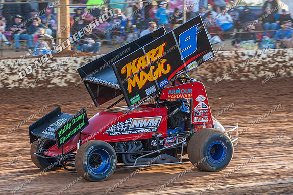 sprintcar 9 t9 chris johns - 11 - Carrick 26th Dec 2012-3