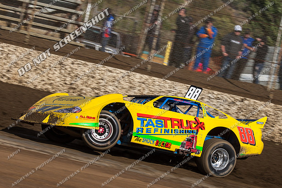 super sedan 88 q88 wayne randall - 12 - Hobart - 29th Dec 2012-10