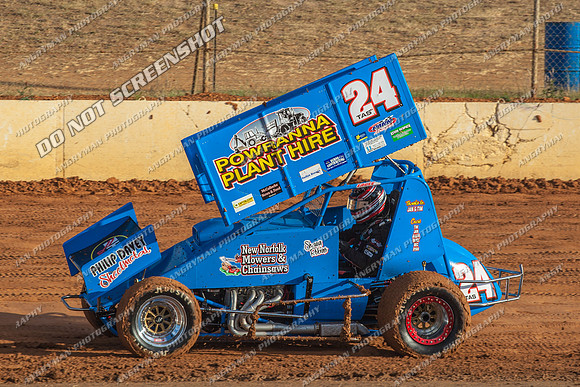 sprintcar 24 t24 shaun robins - 14 - Carrick - 4th Jan 2013