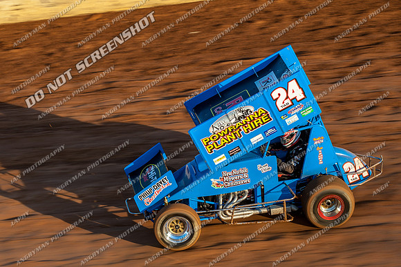 sprintcar 24 t24 shaun robins - 14 - Carrick - 4th Jan 2013-5