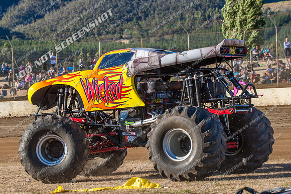 - 16- Hobart - 12th Jan 2013 Monster Trucks-27
