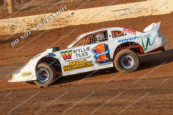super sedan 2 t02 jarrod harper - 18 - Carrick - 25th Jan 2013 - NSSS Rnd 9-5