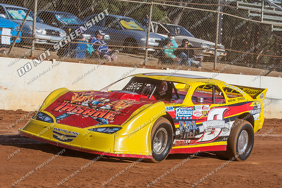 super sedan 0 v0 lucas roberts - 18 - Carrick - 25th Jan 2013 - NSSS Rnd 9-5