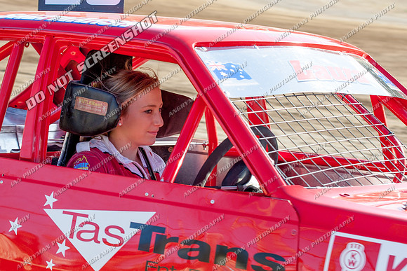 junior 28 t28 laura saltmarsh - 20 - Hobart - Jan 27th 2013 - NSSS