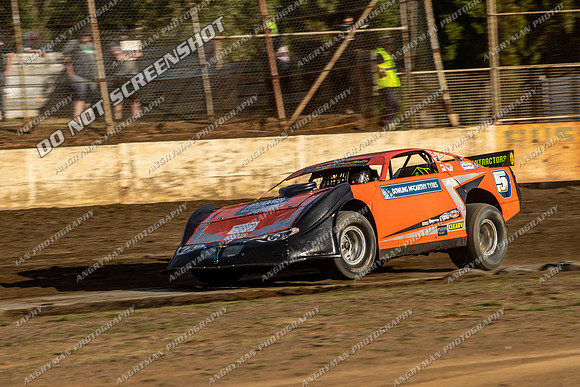 Super Sedan 5 T5 - 06 - Hobart - 9th Dec 2023-4