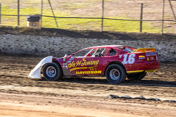 Super Sedan 16 T16 - 08 - Latrobe - 30th Dec 2023