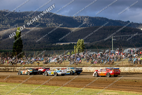 Super Sedan 4 W4 - 12 - Hobart - 26-27 Jan 2024-17